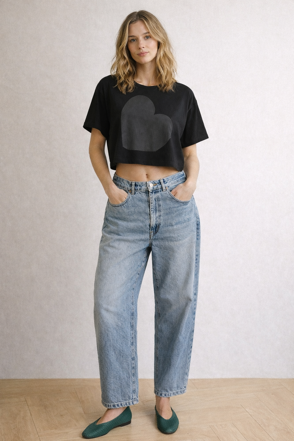 THE BLACK GREY CROP TEE